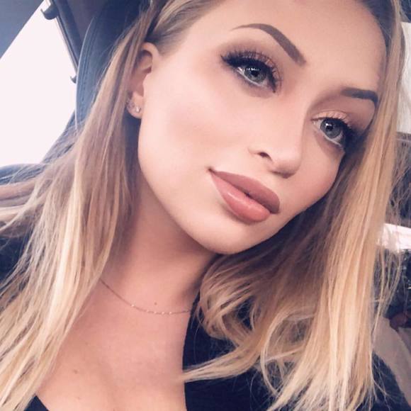 Meet your Posher, Caitlin - Picture 1 of 1